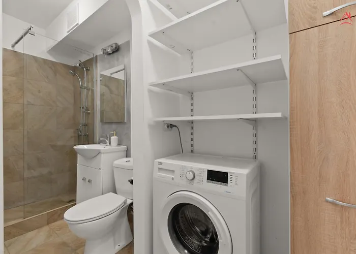 Convenient Gara De Nord 부쿠레슈티