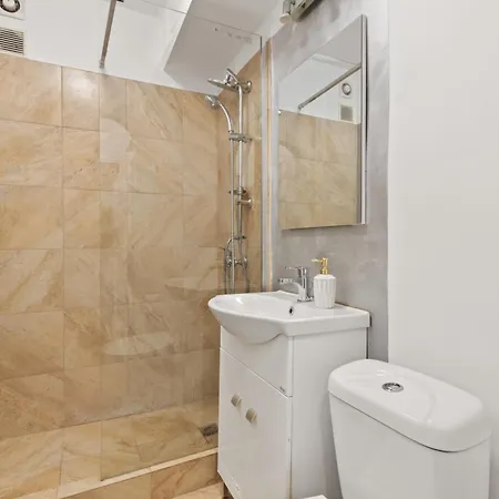 Convenient Gara De Nord * Bucarest